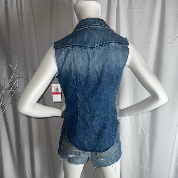 NWT-TEXTILE Elizabeth and James “Austin” Denim Top - Picture 3 of 6